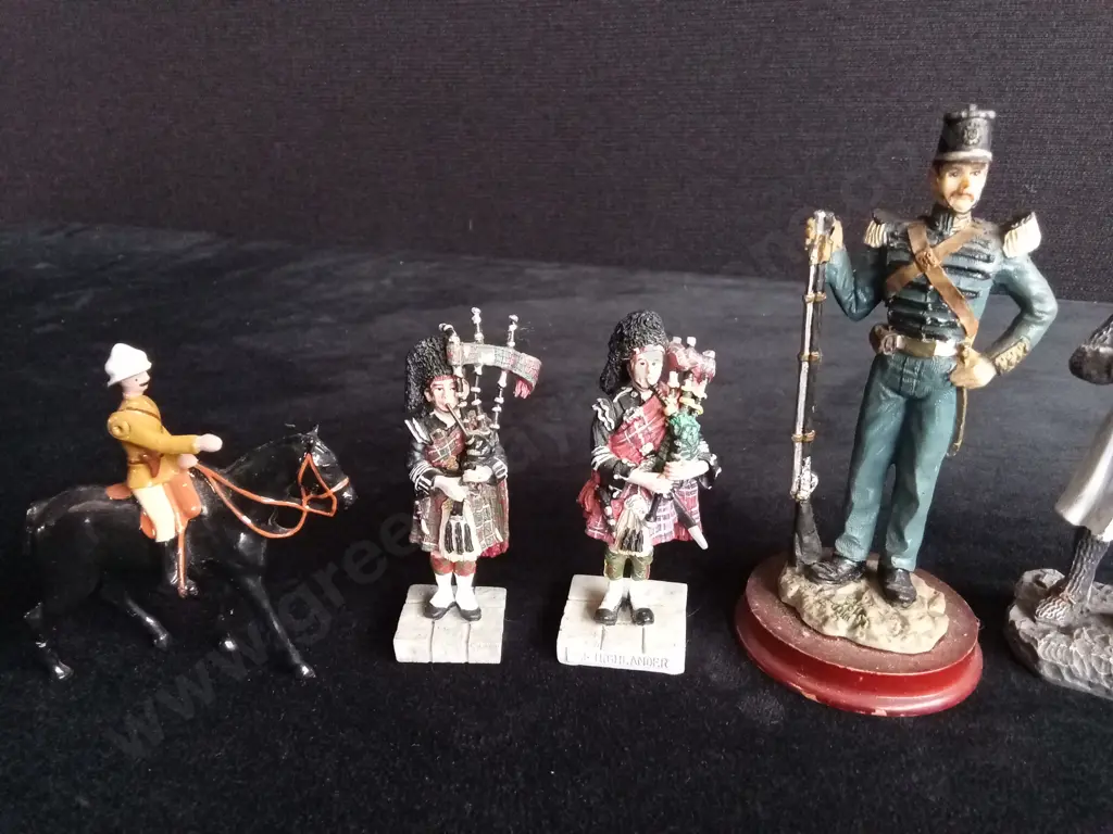 6 VARIOUS RESIN SOLDIER MODELS PLUS CAST MOUNTED SOLDIER Image 1++