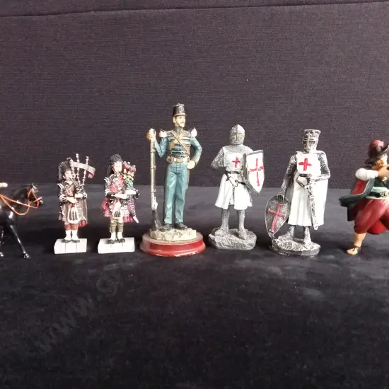6 VARIOUS RESIN SOLDIER MODELS PLUS CAST MOUNTED SOLDIER
