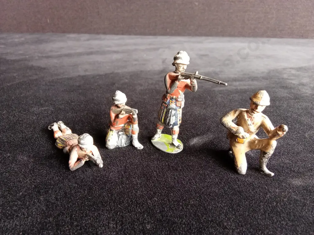 VINTAGE SOLID CAST TOY SOLDIERS - COLONIAL ERA TROOPS, INC SCOTTISH HIGHLAND SOLDIERS AND BRITISH INFANTRY Image 1++