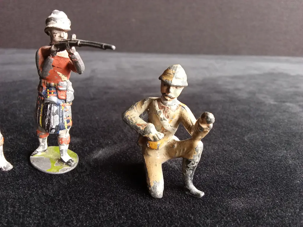 VINTAGE SOLID CAST TOY SOLDIERS - COLONIAL ERA TROOPS, INC SCOTTISH HIGHLAND SOLDIERS AND BRITISH INFANTRY Image 1++