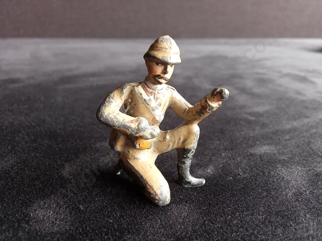 VINTAGE SOLID CAST TOY SOLDIERS - COLONIAL ERA TROOPS, INC SCOTTISH HIGHLAND SOLDIERS AND BRITISH INFANTRY Image 1++