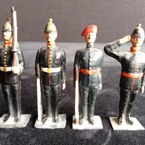 BRITISH CEREMONIAL GUARD MODELS, SOLID CAST, NO BOX