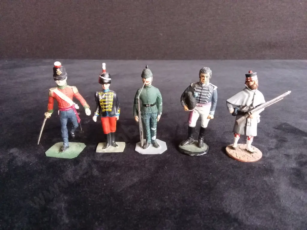 COLLECTION OF 5 CAST MILITARY MODELS Image 1++