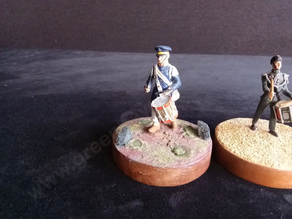 3 CAST SOLDIER MODELS MOUNTED ON ROUND WOODEN BLOCKS UNBRANDED Image 1++