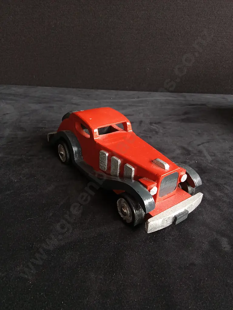 3 WOODEN VINTAGE CAR MODELS Image 1++
