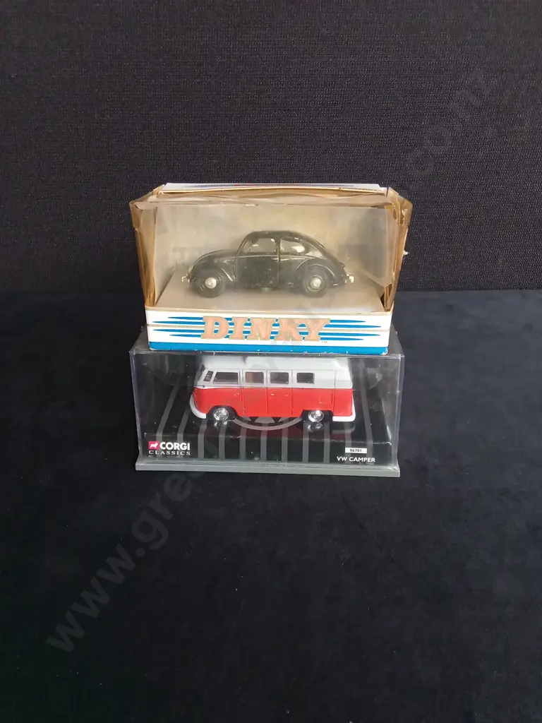 1 "DINKY COLLECTION" BETTLE AND 1 X "CORGI CLASSIC" VOLKSWAGEN KOMBI MODELS BOXED Image 1++