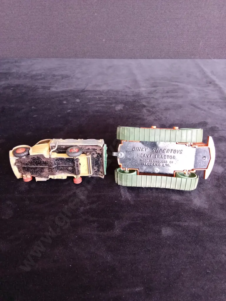 DINKY SUPERTOYS HEAVY TRACTOR PLUS DINKY TOYS BEDFORD (2 TYRES MISSING) Image 1++