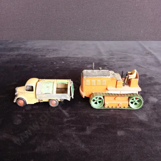 DINKY SUPERTOYS HEAVY TRACTOR PLUS DINKY TOYS BEDFORD (2 TYRES MISSING)