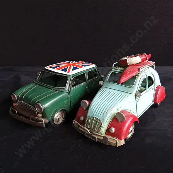 2 VINTAGE METAL CAR MODELS APPROX 1:12