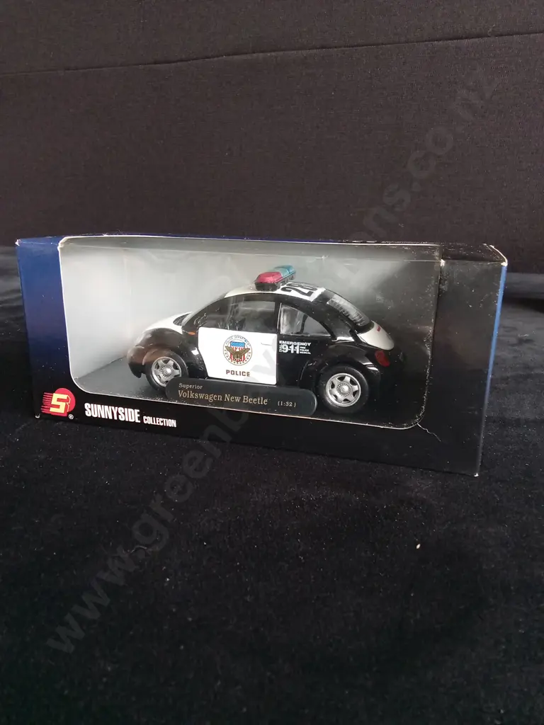 2 1:24 SCALE AND 1 X 1:32 SCALE SUNNYSIDE VOLKSWAGEN BEETLE MODELS, BOXED Image 1++