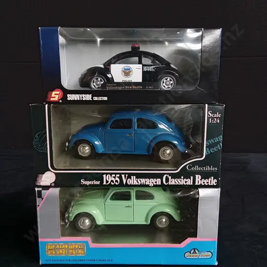 2 1:24 SCALE AND 1 X 1:32 SCALE SUNNYSIDE VOLKSWAGEN BEETLE MODELS, BOXED