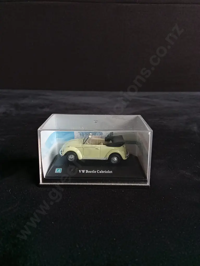 4 1:72 SCALE CARARAMA VOLKSWAGEN BEETLE MODELS, BOXED Image 1++
