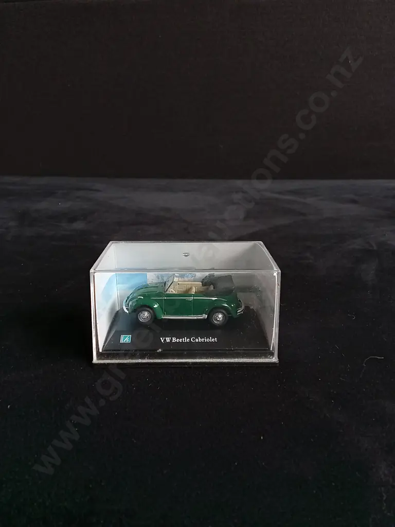 4 1:72 SCALE CARARAMA VOLKSWAGEN BEETLE MODELS, BOXED Image 1++