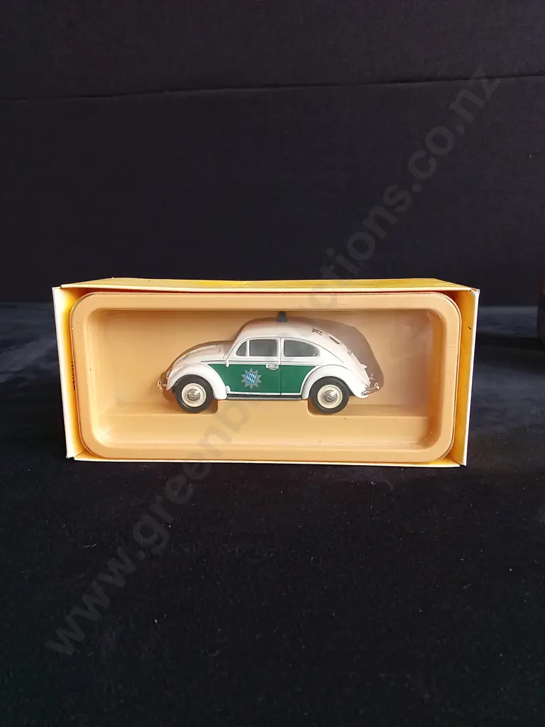 4 1:43 SCALE VANGUARDS VOLKSWAGEN MODELS, BOXED Image 1++