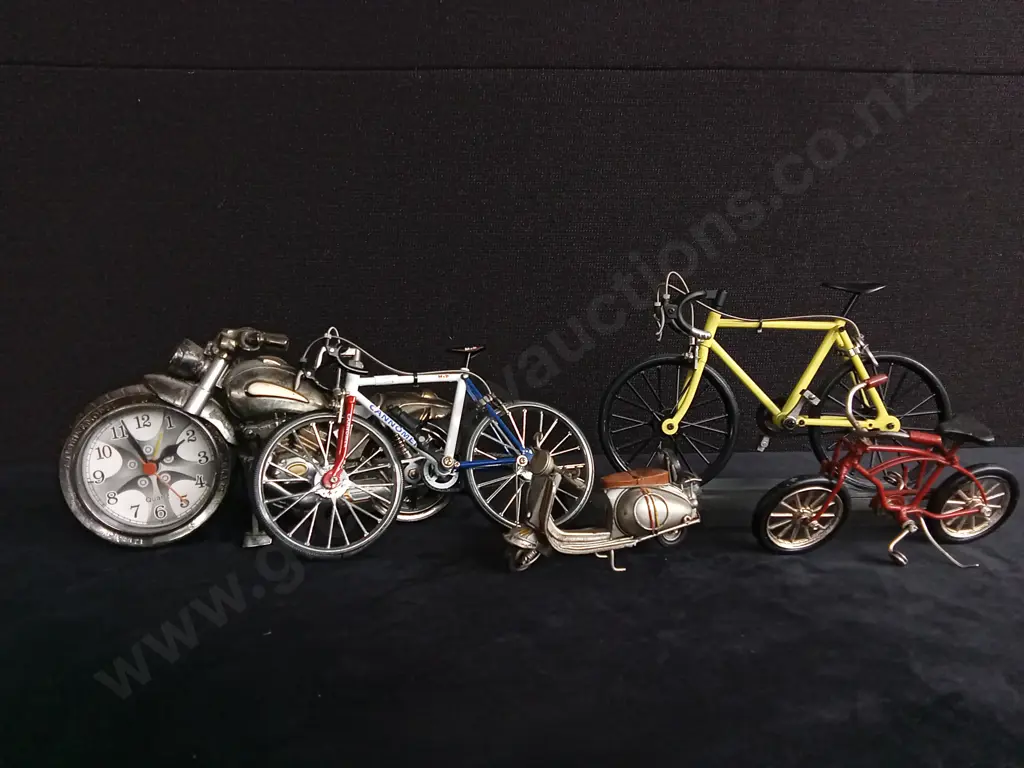 5 DECORATIVE BIKES Image 1++