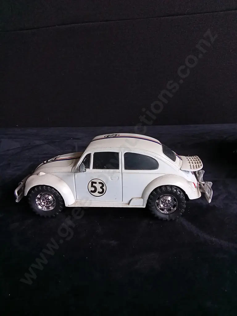 3 VINTAGE VOLKSWAGEN BEETLE MODELS AND TIN VOLKSWAGEN PRINT Image 1++