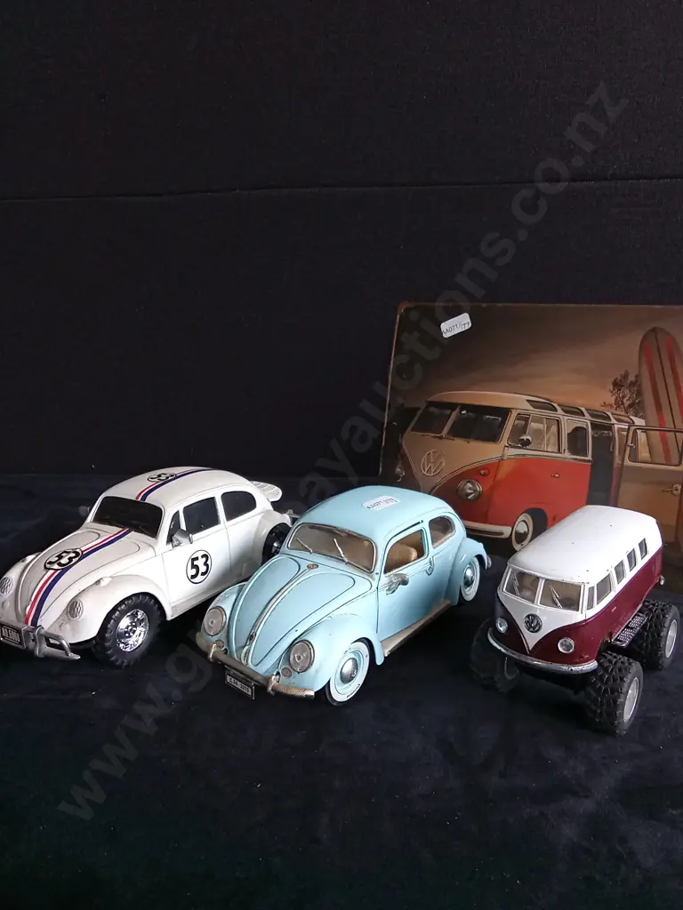 3 VINTAGE VOLKSWAGEN BEETLE MODELS AND TIN VOLKSWAGEN PRINT Image 1++