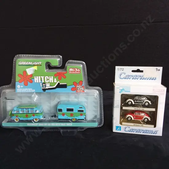 1:72 SCALE CARARAMA VOLKSWAGEN BEETLE POLICE & FIRE SET AND 1:64 SCALE GREENLIGHT COLLECTIBLES VW KOMBI MODEL, BOXED