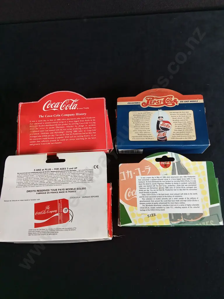 4 1:43 SCALE VOLKSWAGEN KOMBI VANS WITH COCA-COLA & PEPSI LIVERY, BOXED Image 1++