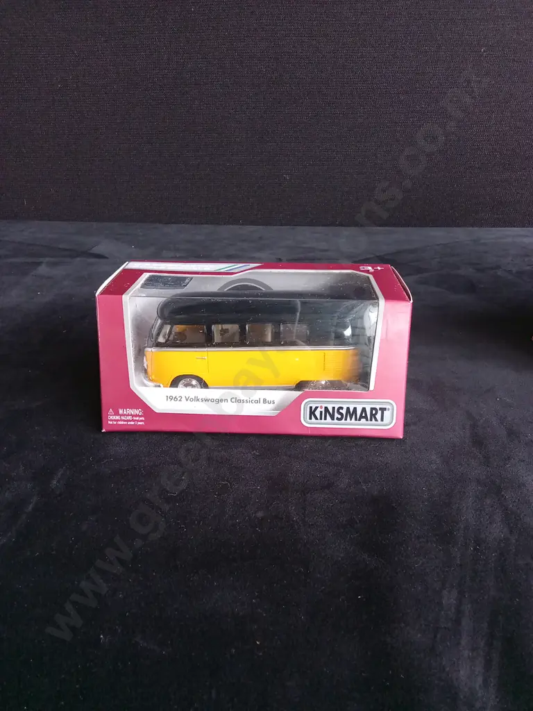 4 1:32 SCALE KINSMART VOLKSWAGEN MODELS, BOXED Image 1++