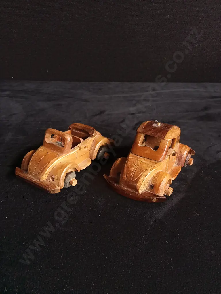 2 VINTAGE WOODEN CAR MODELS Image 1++