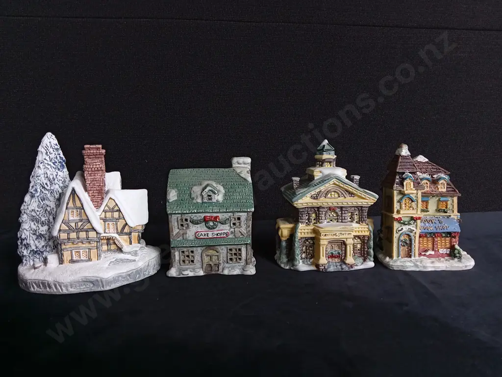 8 VINTAGE MINIATURE SNOW COVERED HOUSES Image 1++