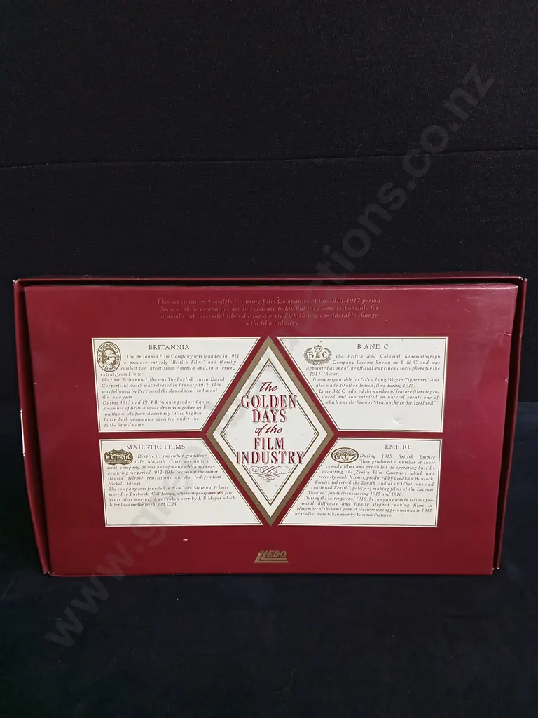 24 KARAT GOLD PLATED GOLDEN DAYS OF THE FILM INDUSTRY LLEDO MODEL SET, BOXED Image 1++