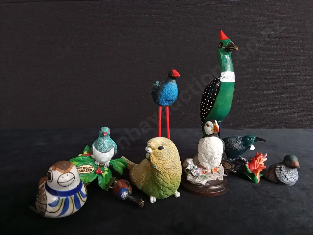 9 MINIATURE BIRDS TALLEST 90MM Image 1++