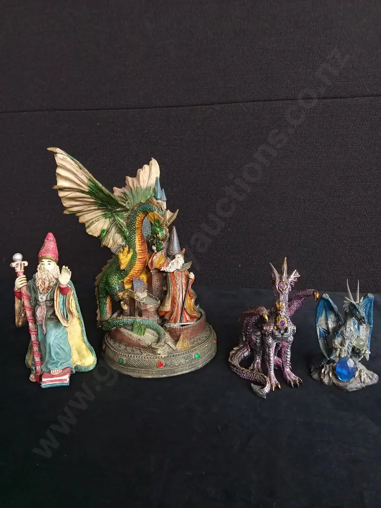17 MYTHICAL FIGURINES TALLEST 23 CM Image 1++