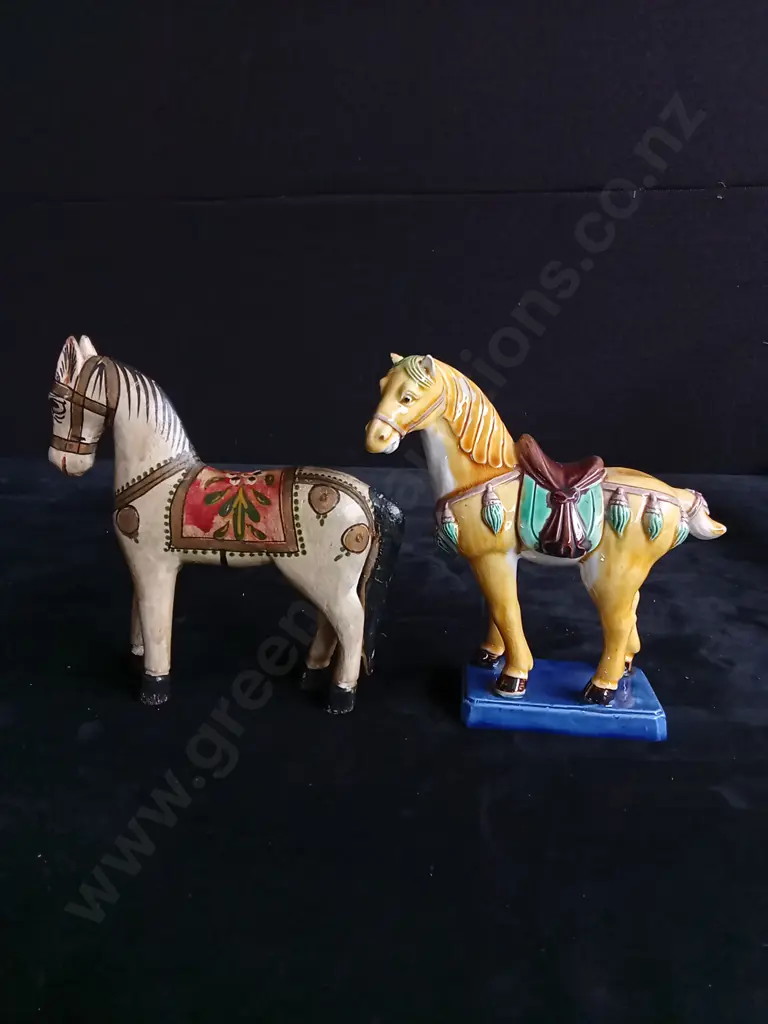 5 HORSE ORNAMENTS Image 1++