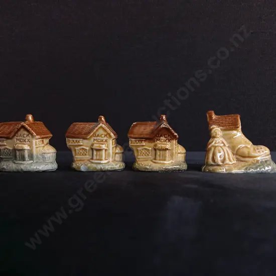 4 VINTAGE WADE WHIMSIES PORCELAIN FIGURES