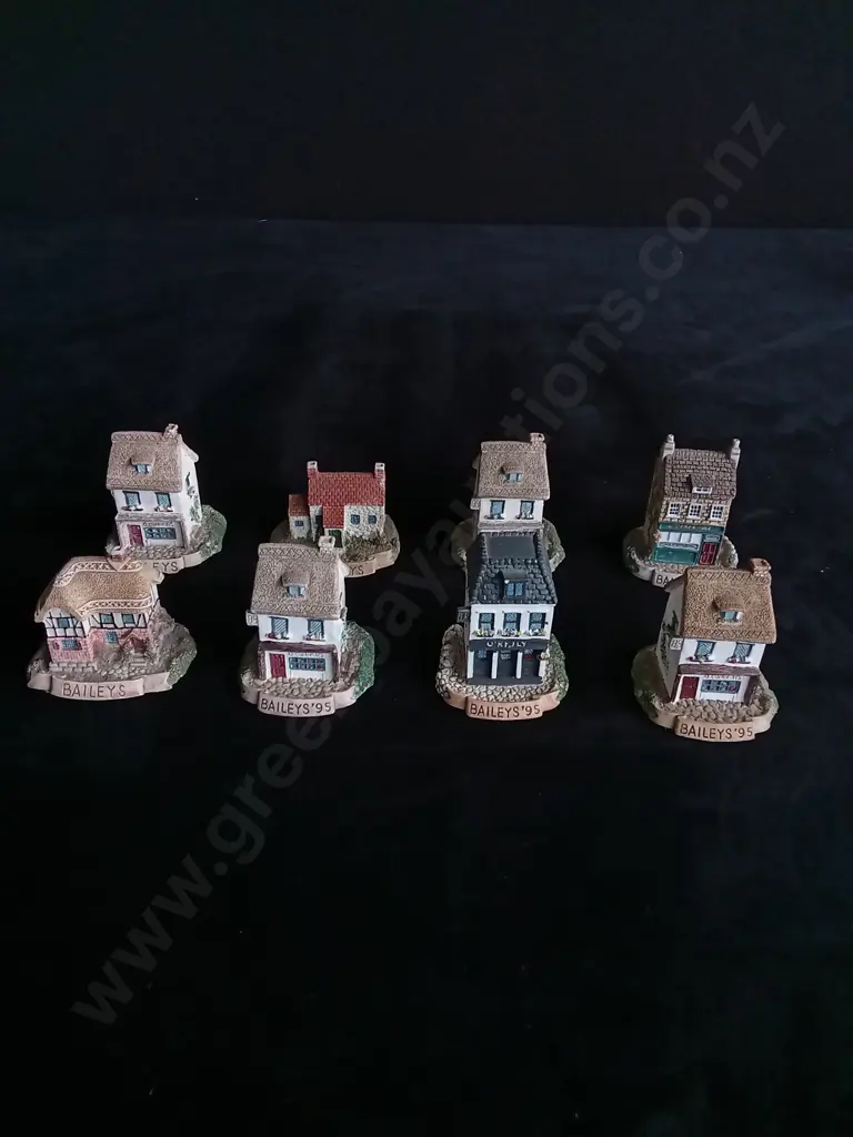 8 VINTAGE BAILEYS HOUSES Image 1++