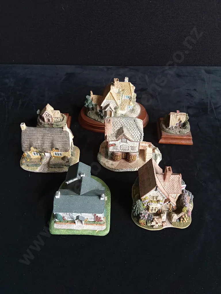 7 DECORATIVE HOUSES Image 1++