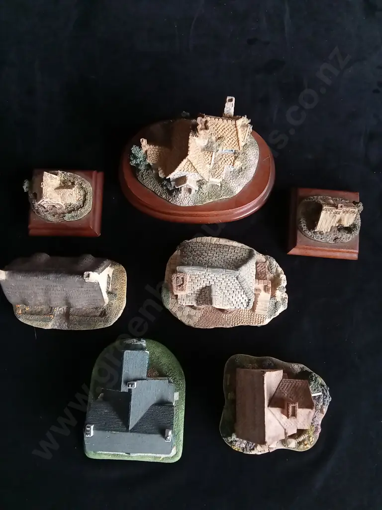 7 DECORATIVE HOUSES Image 1++