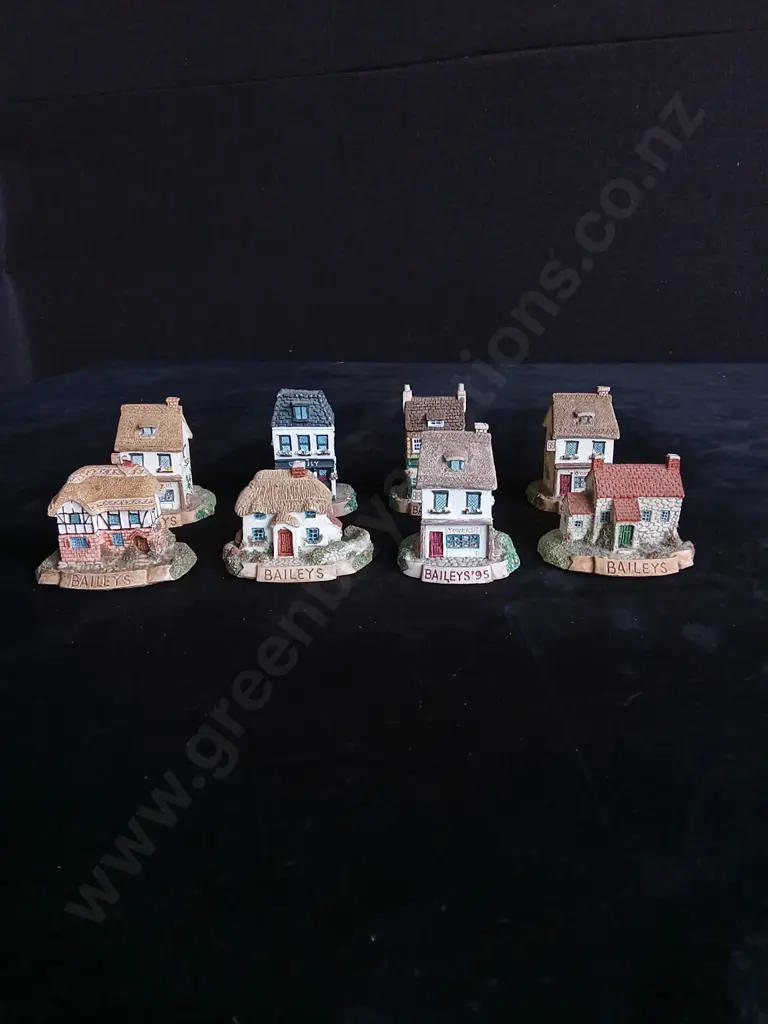 8 VINTAGE BAILEYS HOUSES Image 1++