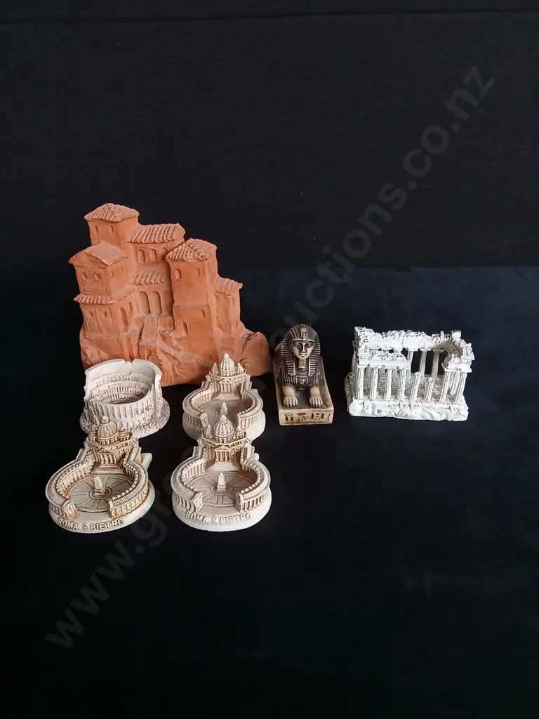 7 ROMAN ARCHITECTURE AND EGYPTIAN SOUVENIRS Image 1++