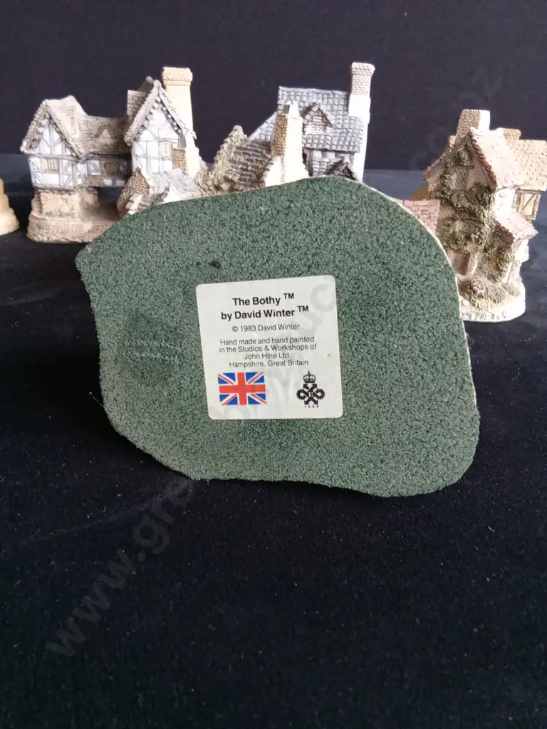 7 X DAVID WINTER COLECTABLE COTTAGES / HOUSES Image 1++