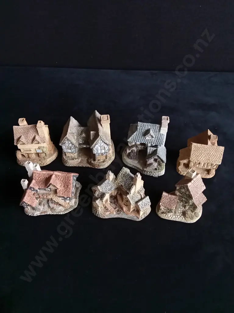 7 X DAVID WINTER COLECTABLE COTTAGES / HOUSES Image 1++
