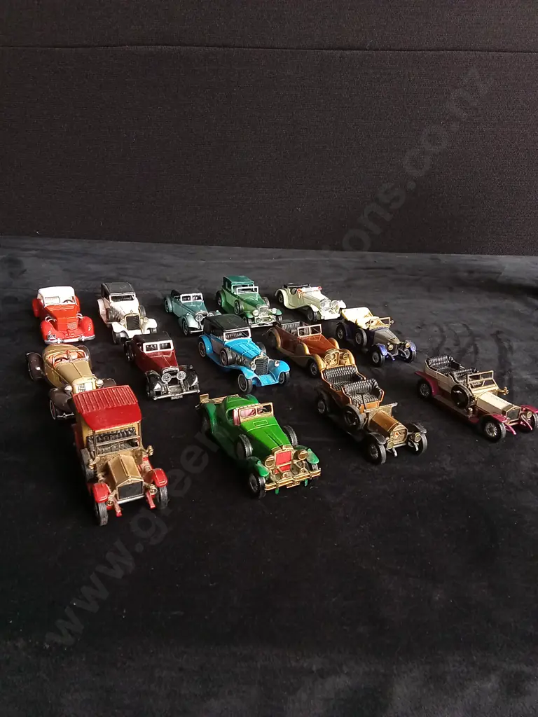 14 VINTAGE CAR MODELS Image 1++