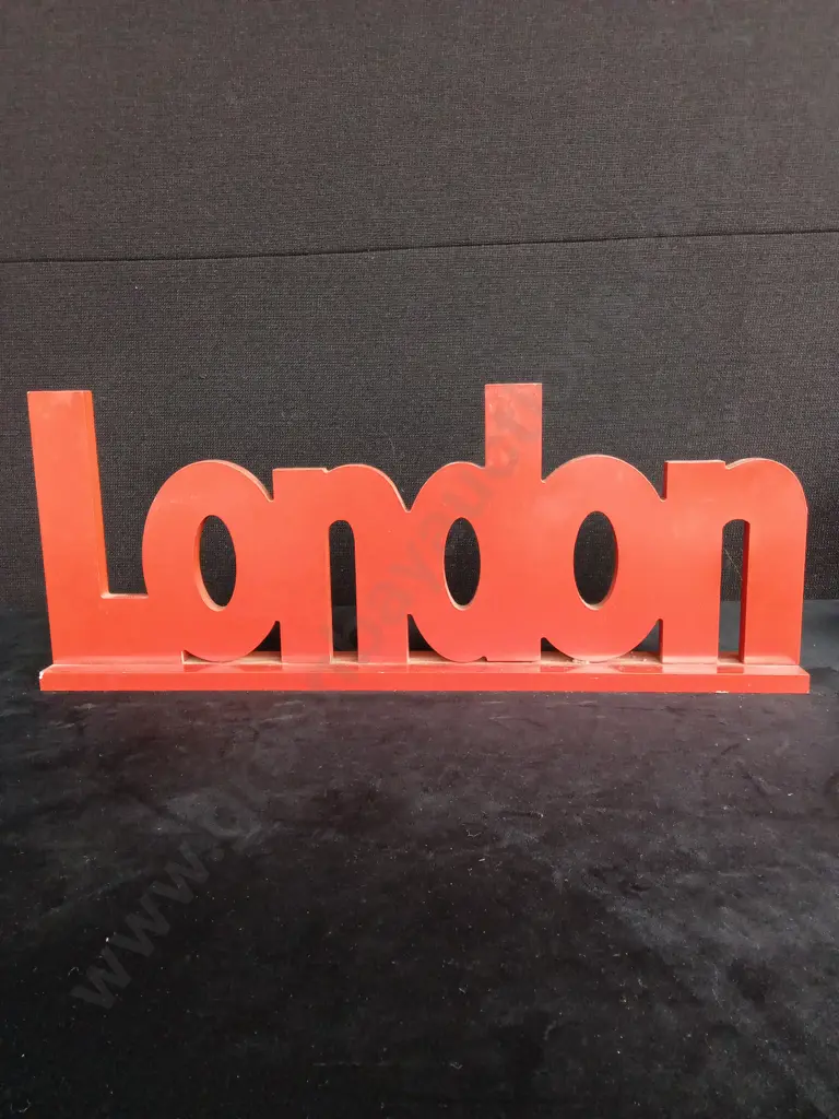 LONDON SIGN WITH 4 BUSES Image 1++