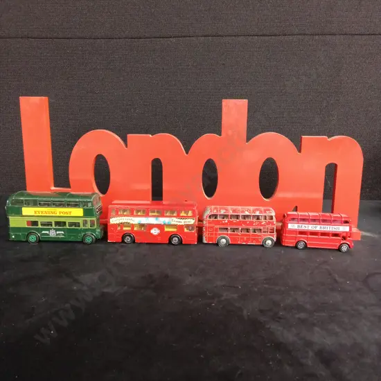 LONDON SIGN WITH 4 BUSES
