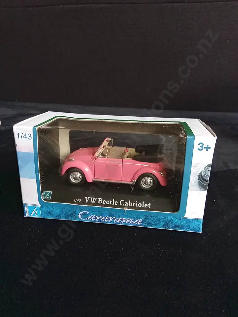 4 1:43 SCALE CARARAMA VOLKSWAGEN BEETLE MODELS, BOXED Image 1++