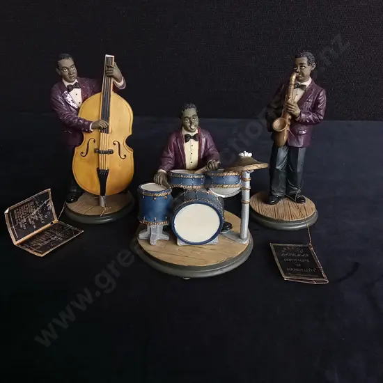 3 ARTICO JAZZMAN  (TOP OF BASS BROKEN) TALLEST 15CM