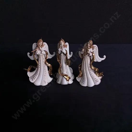 3 DECORATIVE ANGELS