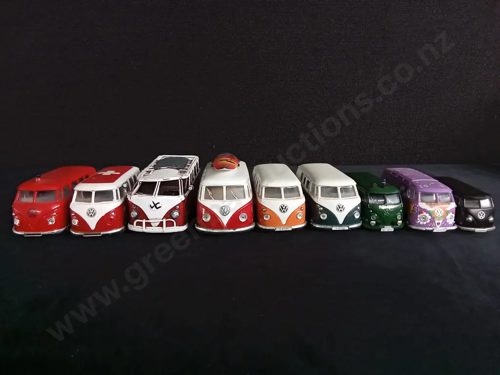 9 1:32 SCALE AND 1:40 SCALE VOLKSWAGEN COMBI MODELS Image 1++