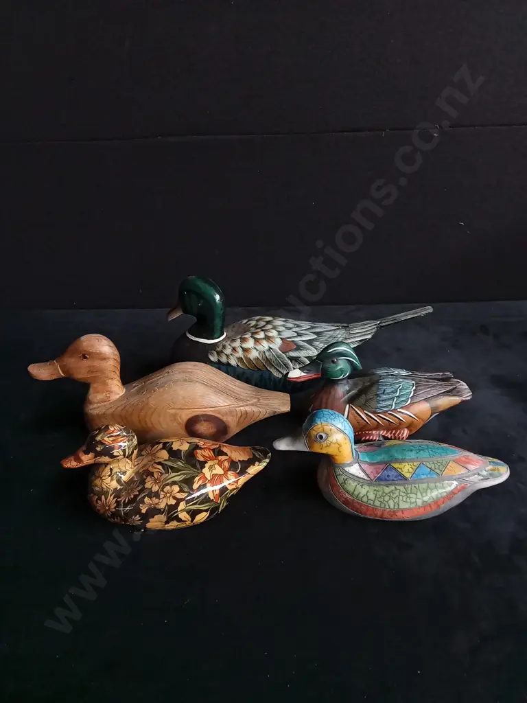 5 DECORATIVE DUCKS Image 1++