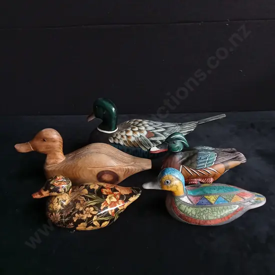 5 DECORATIVE DUCKS