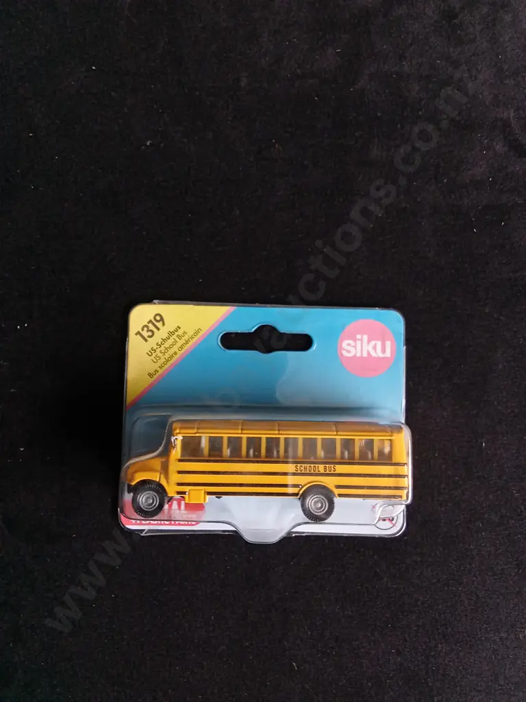 4 1:64 SCALE BUS MODELS Image 1++