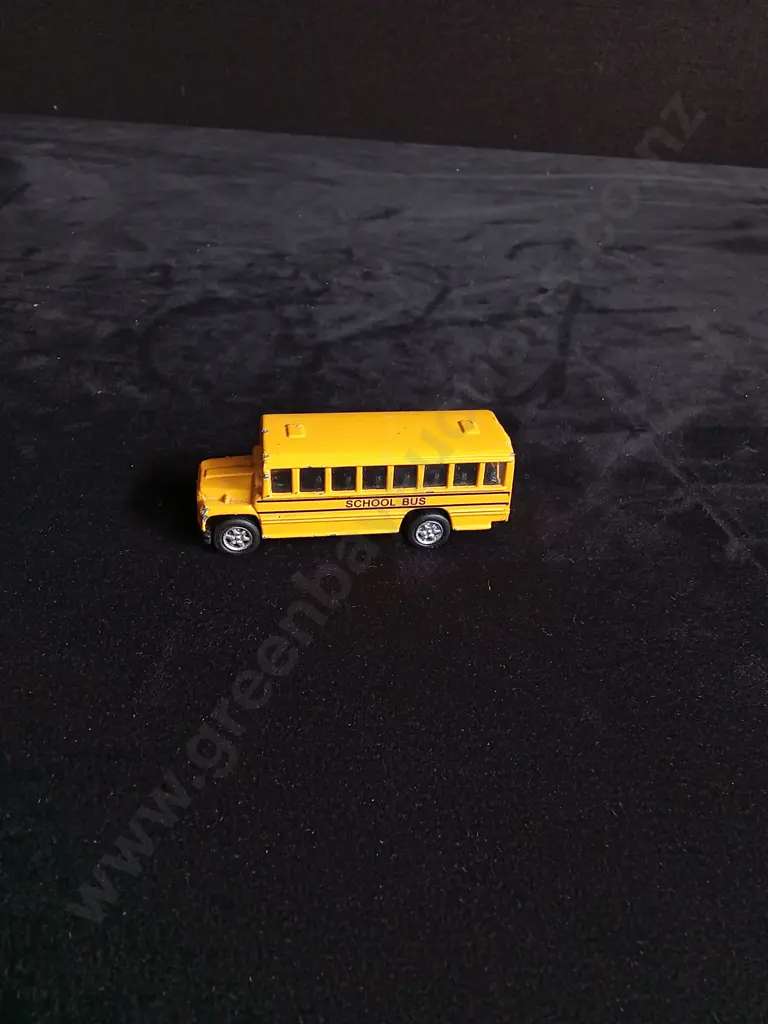 4 1:64 SCALE BUS MODELS Image 1++
