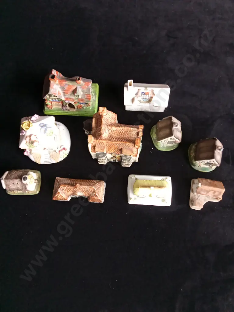 10 MINIATURE HOUSE ORNAMENTS Image 1++